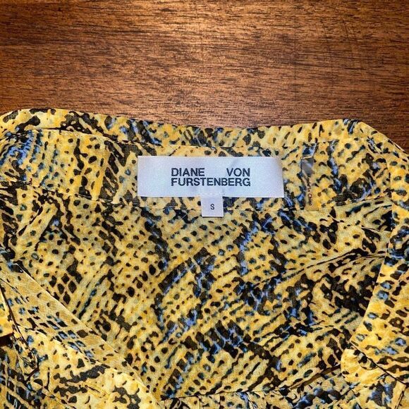 NWOT Diane Von Furstenberg Lorelei Abstract Print Blouse - Picture 6 of 7